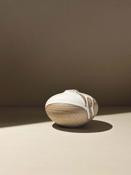 Japanese handmade ceramic orb vase - Orb Vase – Yuki Ash #08 with organic glaze patterns