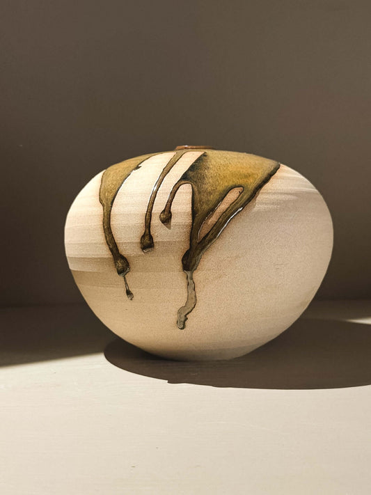 Orb Vase – Tenmoku #01, handmade ceramic Japanese orb vase with natural glaze drips and unique artistic patterns.