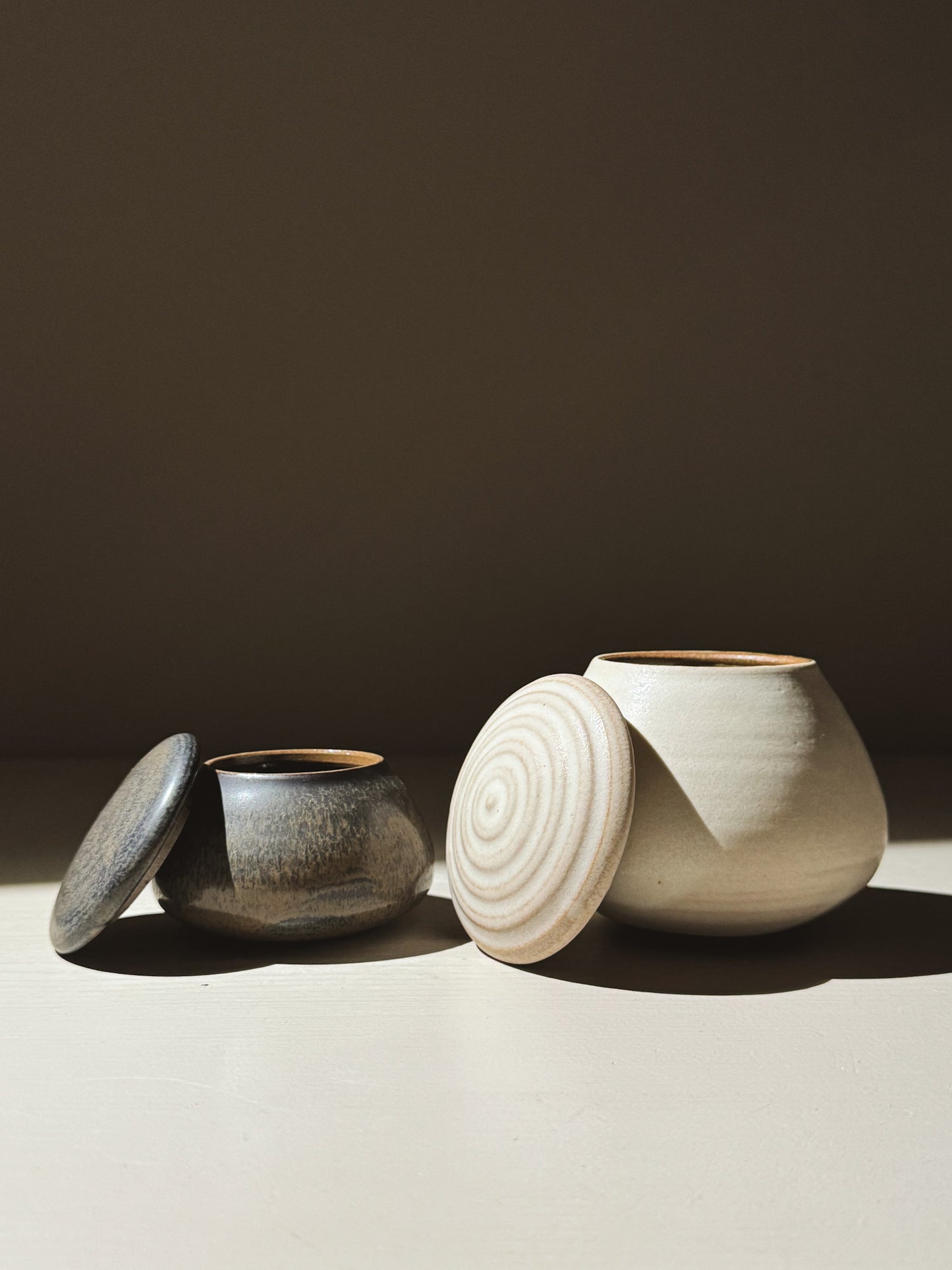 Lidded Jar -  Eggshell #02