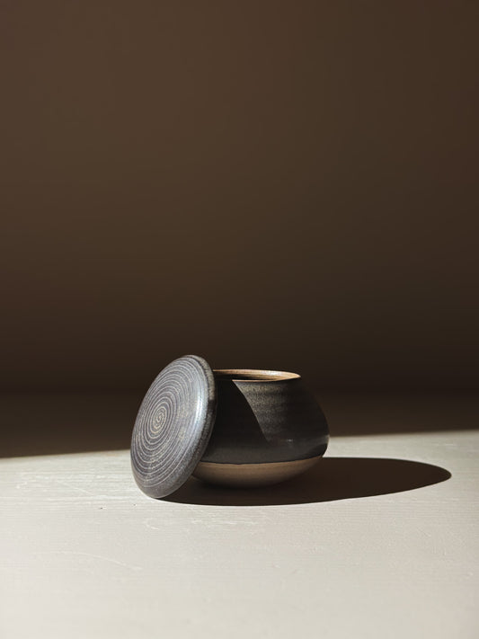 Pot met Deksel - Zwarte Truffle #04