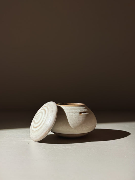 Pot met Deksel - Eggshell #04