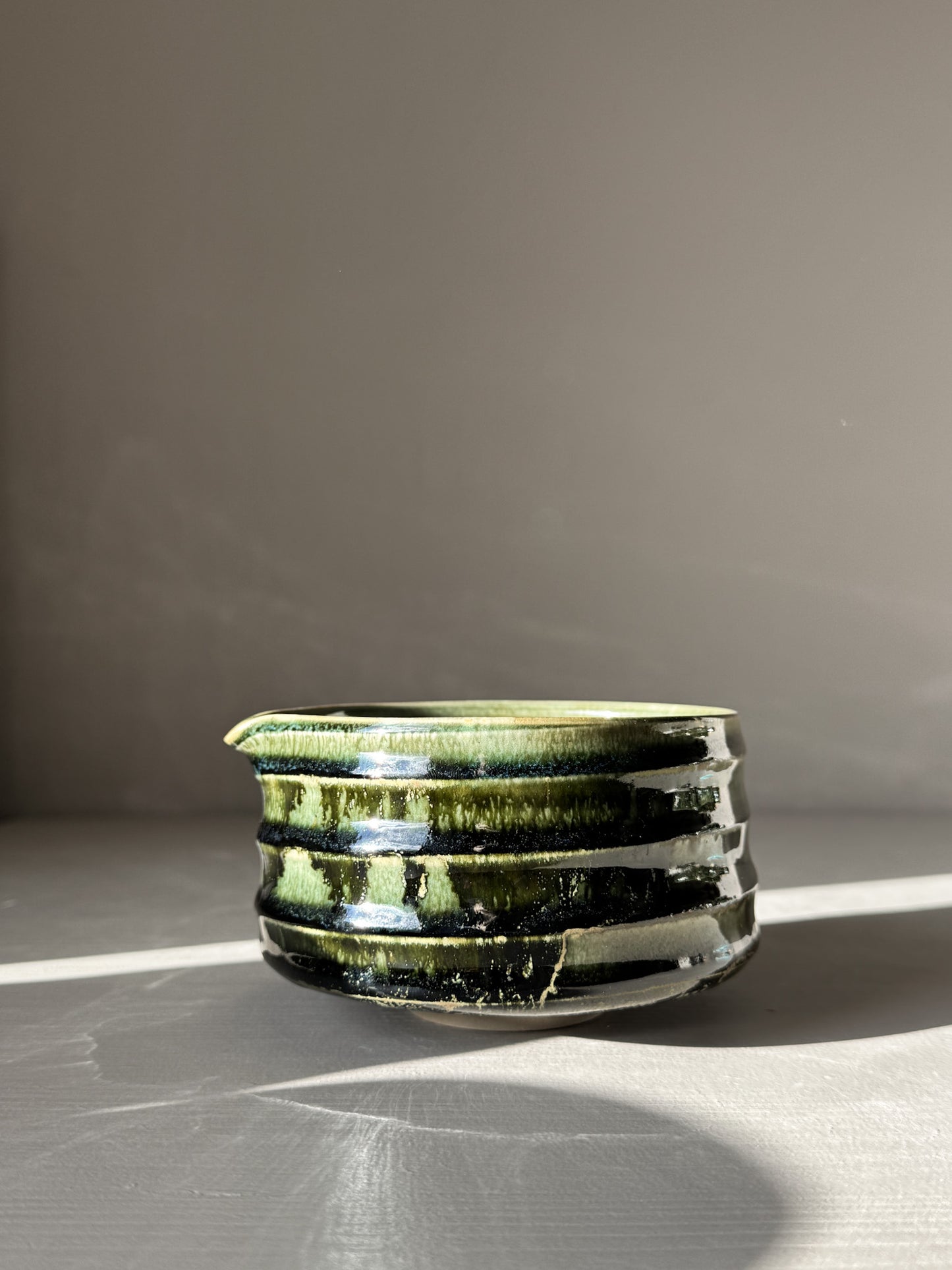 Textured Matcha Kom met Schenktuit - Hinoki #03