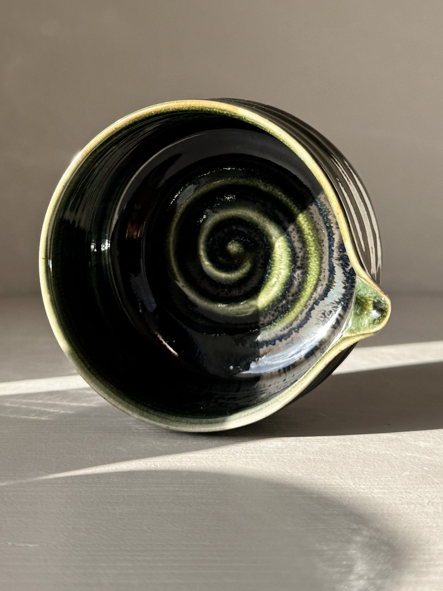 Textured Matcha Kom met Schenktuit - Hinoki #03