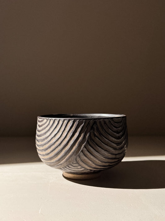 Carved Matcha Bowl - Black Truffle #02