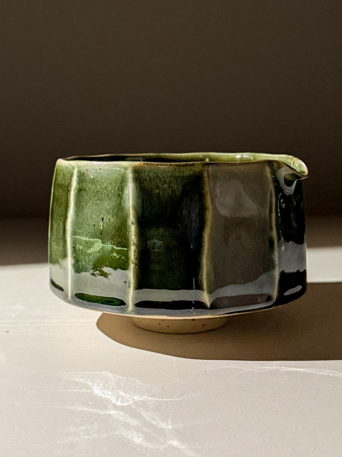 Matcha Kom met Facetten en Schenktuit- Hinoki Serie #01