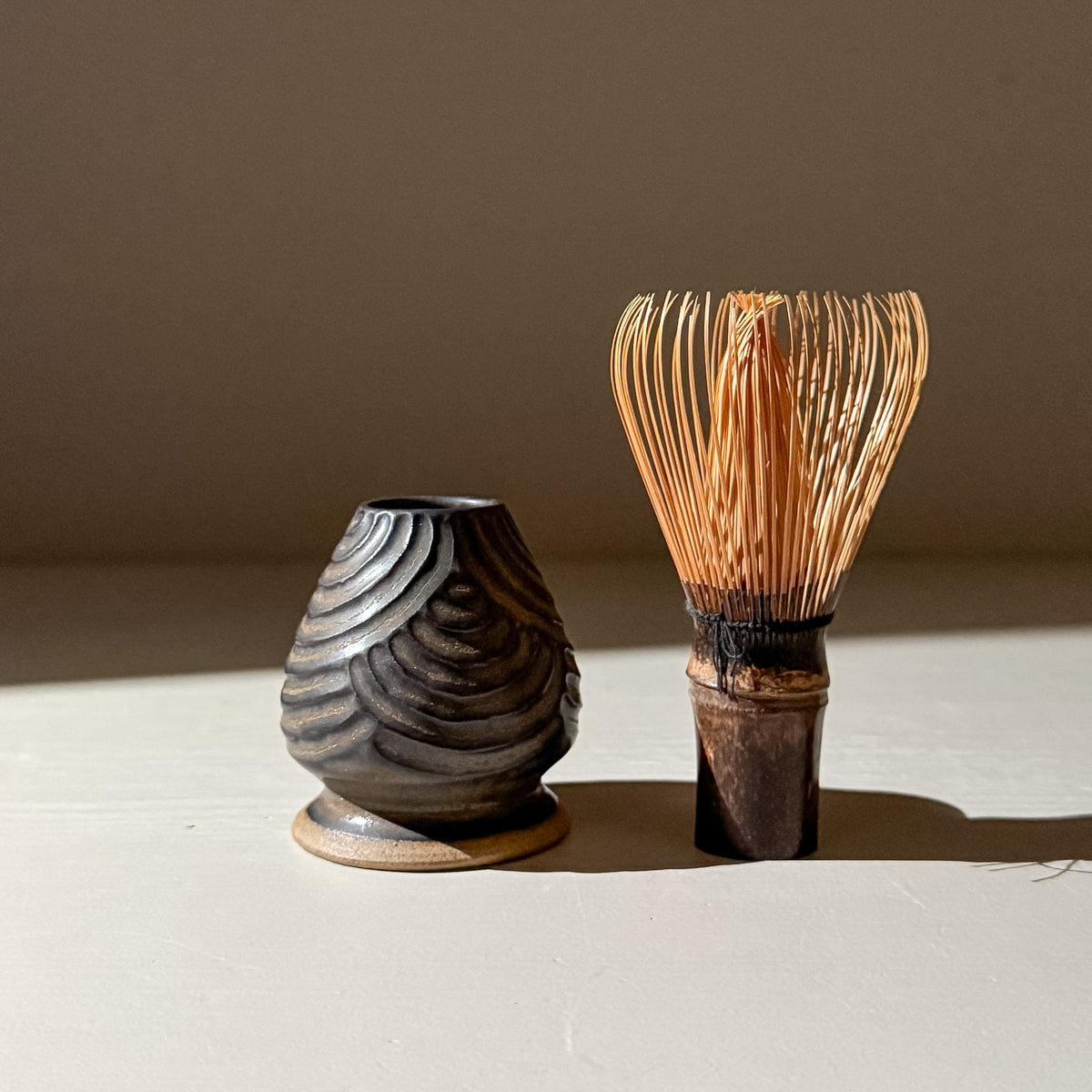 Matcha Gardehouder - Zwarte Truffle gekerfd
