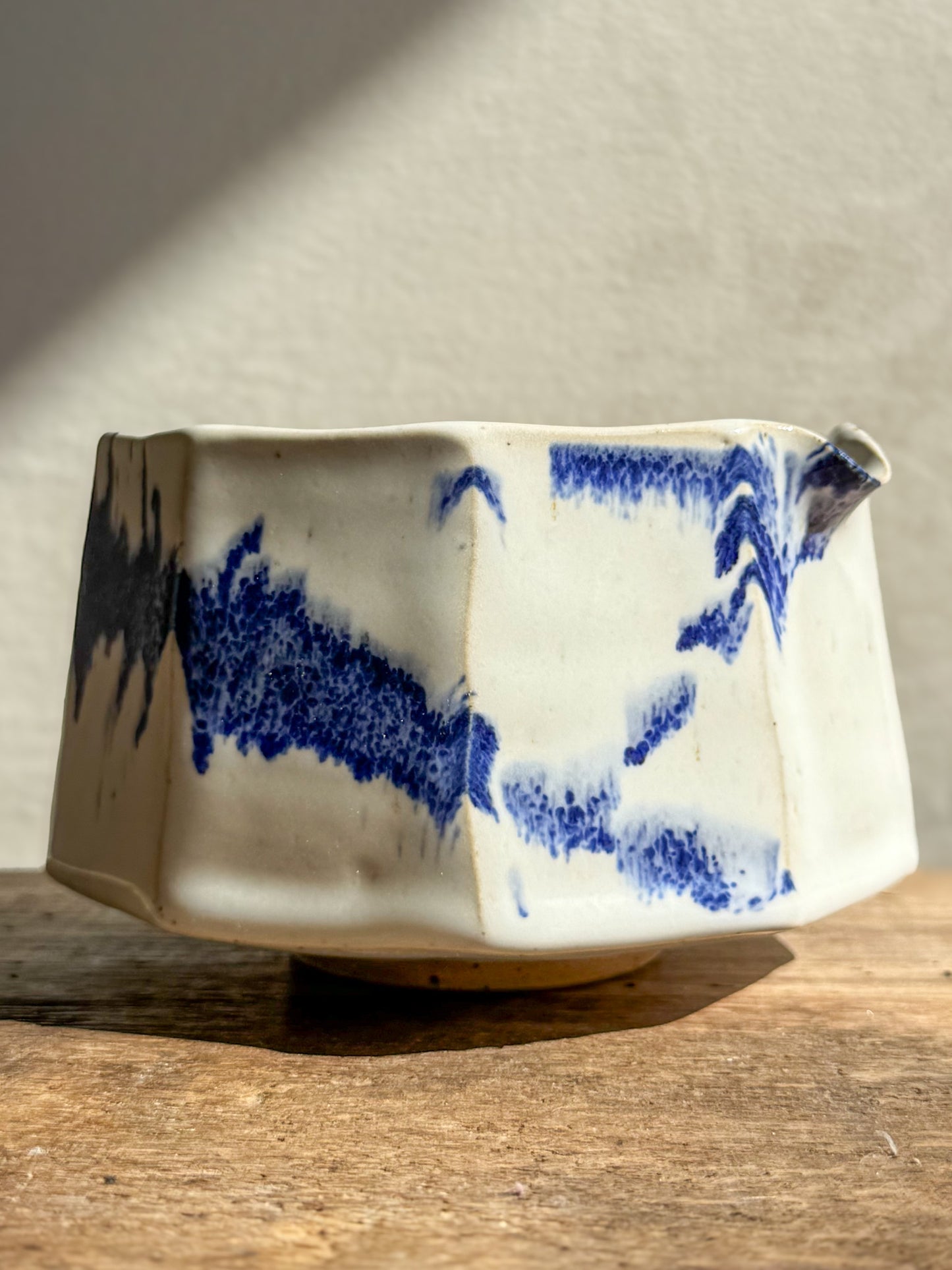 Faceted Matcha Bowl with Spout – Cobalt Blue & Glossy White Glaze #07