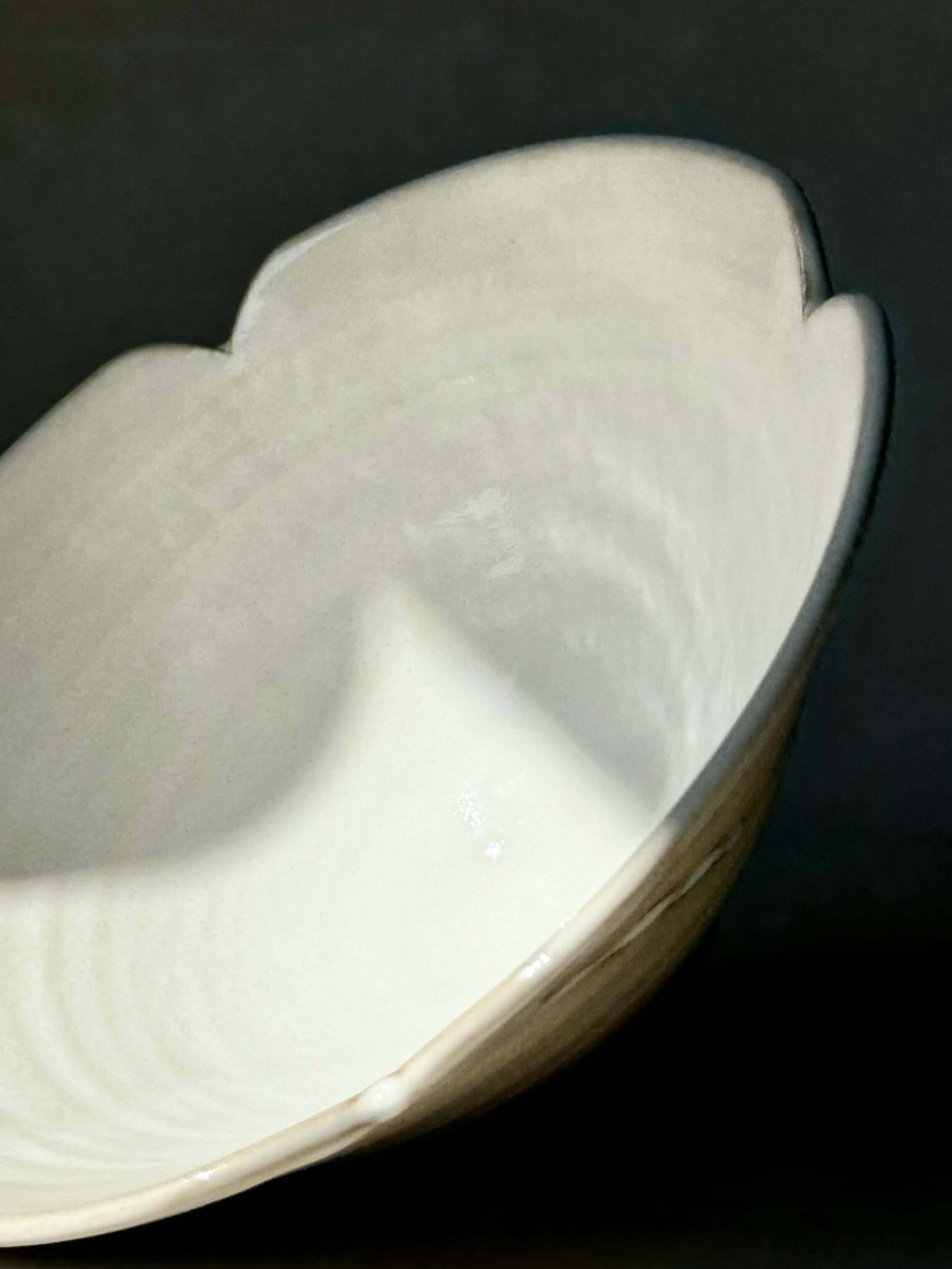Handmade Yuki Series ramen bowl with scalloped flower-inspired rim, glossy white finish, perfect for soups and rice bowls.
