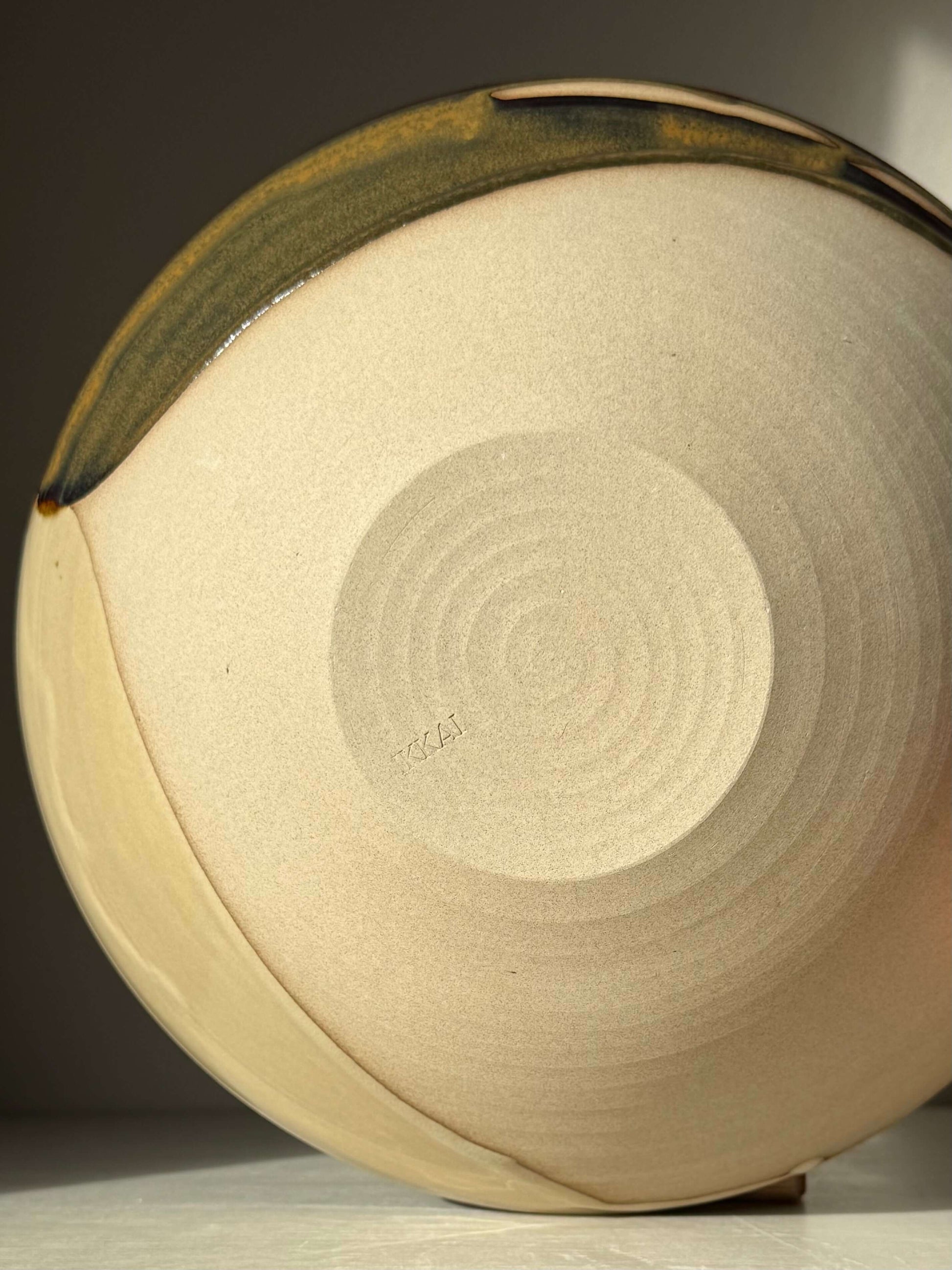 Large Shallow Bowl - Inyo #01 handmade ceramic with carved rim and unique glaze patterns.