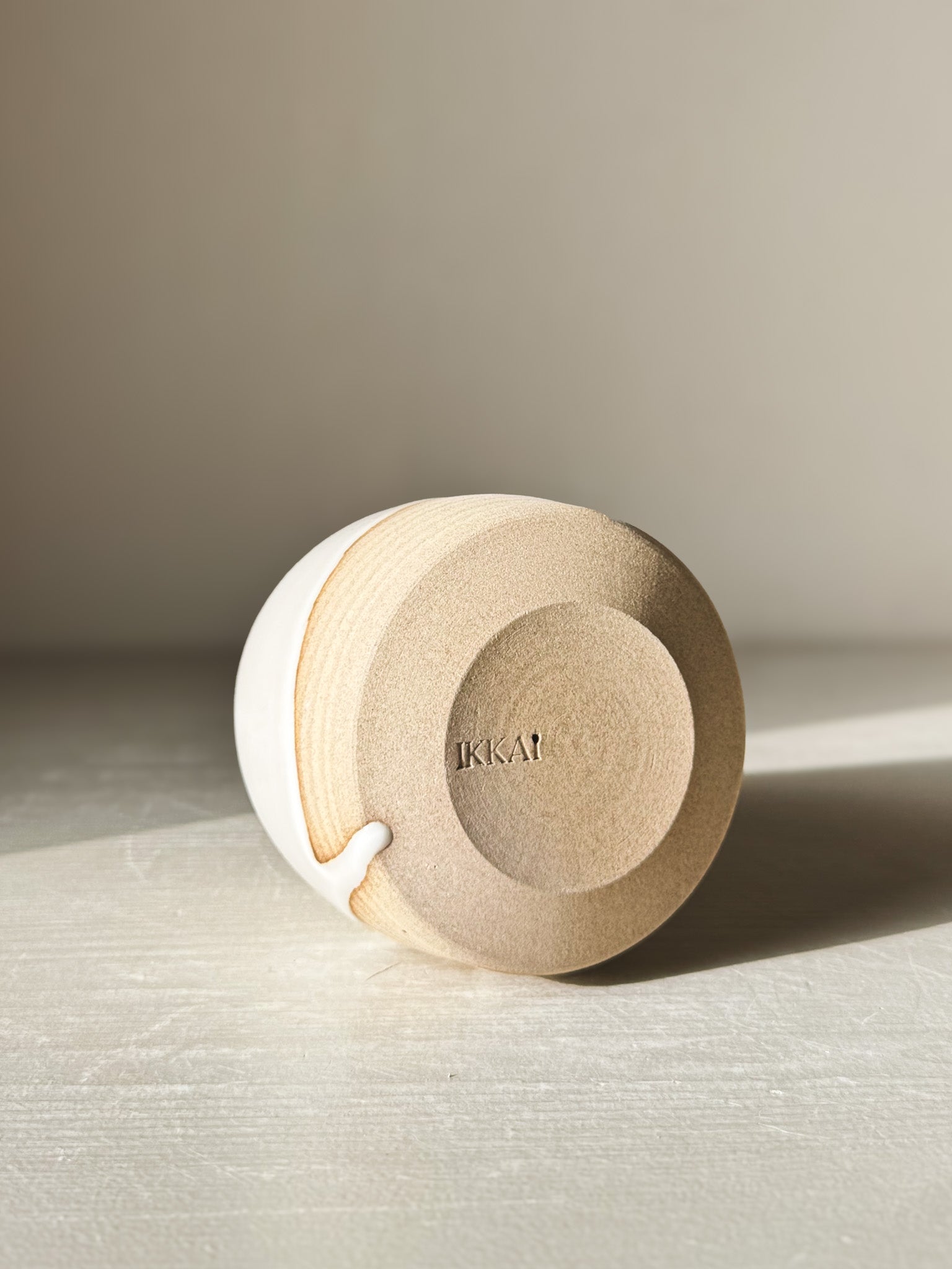 Base view of Ceramic Christmas Tree – Yuki #01, showcasing its artisan craftsmanship and unique design.