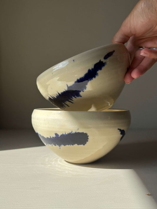 Bowls – Gosu Series handmade ceramic bowls with bold cobalt blue splashes, perfect for breakfast or small meals, rounded medium shape.