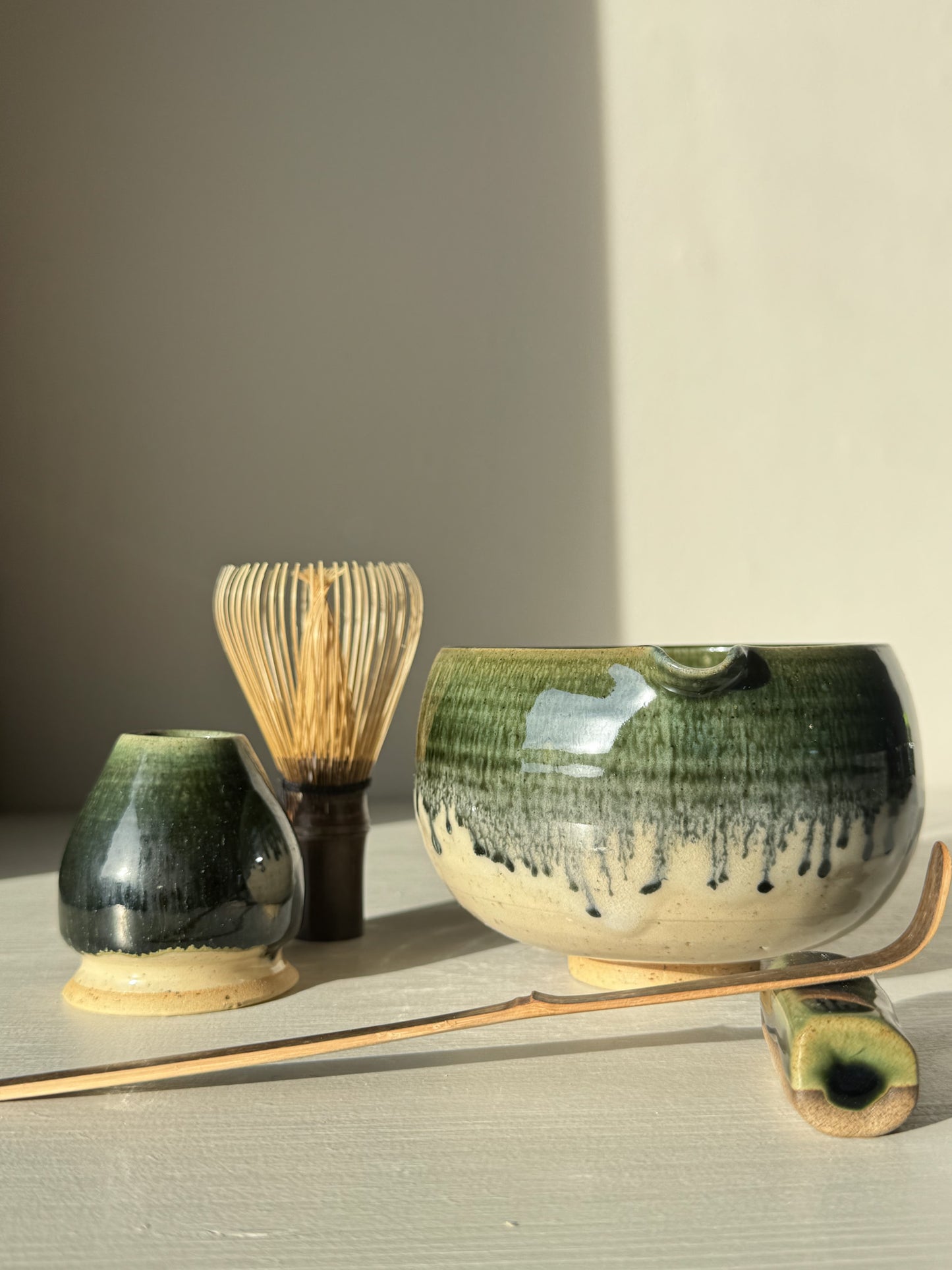 Katakuchi Matcha Bowl with Spout - Green Rim, traditional Japanese tea set with chasen and matcha accessories