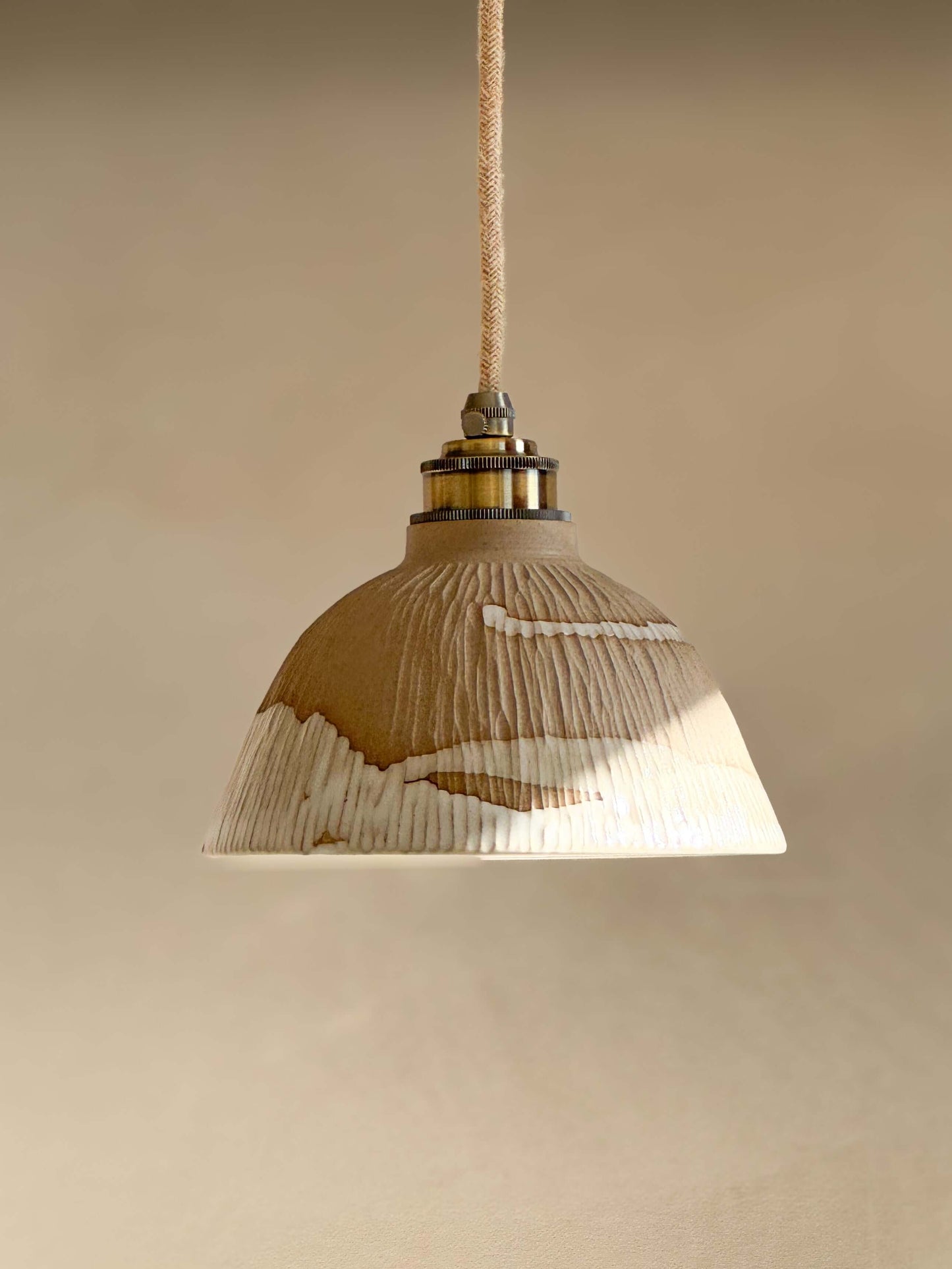 Ceramic Lamp Shade – Yuki Series with handmade ceramic design, featuring white glaze and carved ridges for elegant lighting.