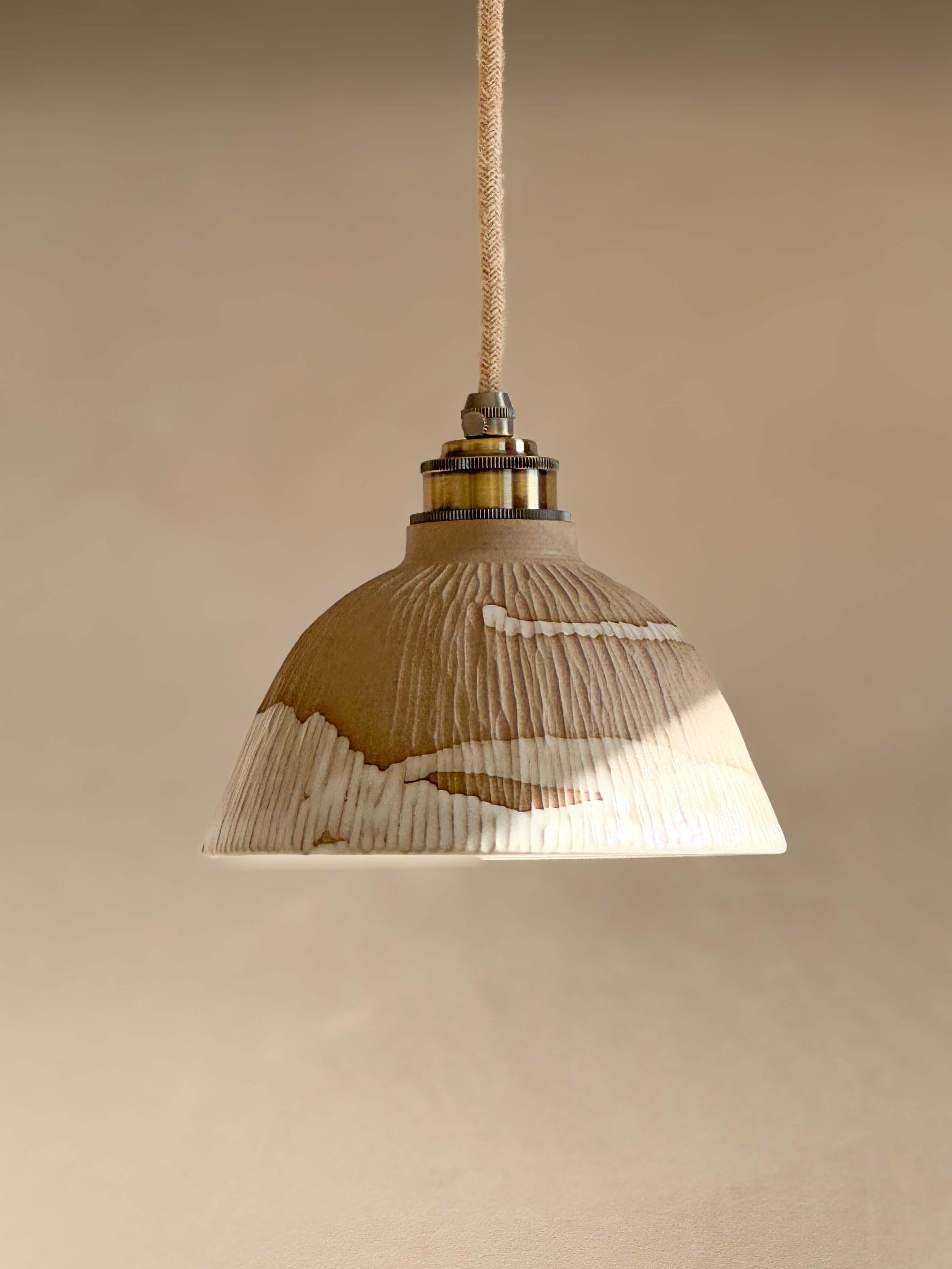 Ceramic Lamp Shade – Yuki Series with handmade ceramic design, featuring white glaze and carved ridges for elegant lighting.