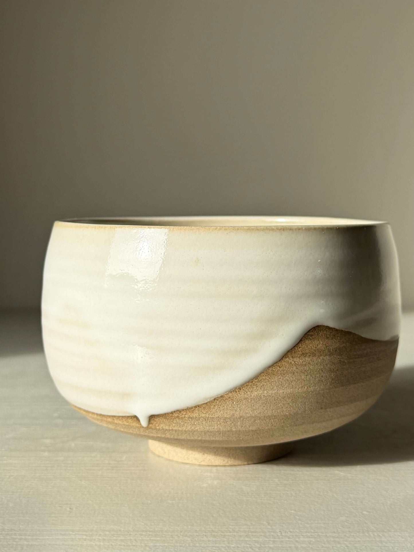 Matcha Bowl – Yuki #03 handmade ceramic with toffee clay and white glaze