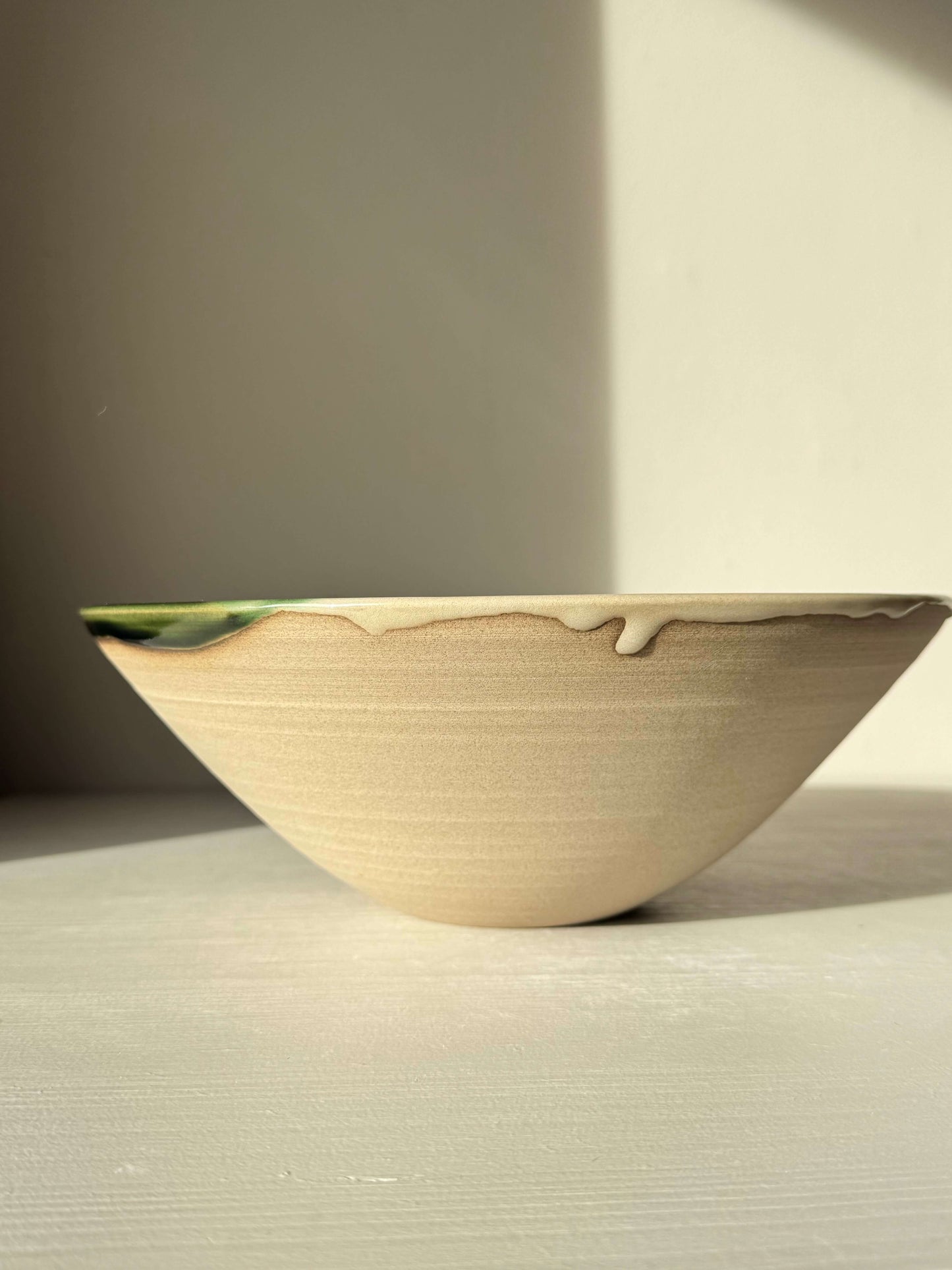 Medium Bowl - Mori #01, handmade ceramic bowl with green glaze and raw toffee clay, inspired by forest depths and natural contrasts.