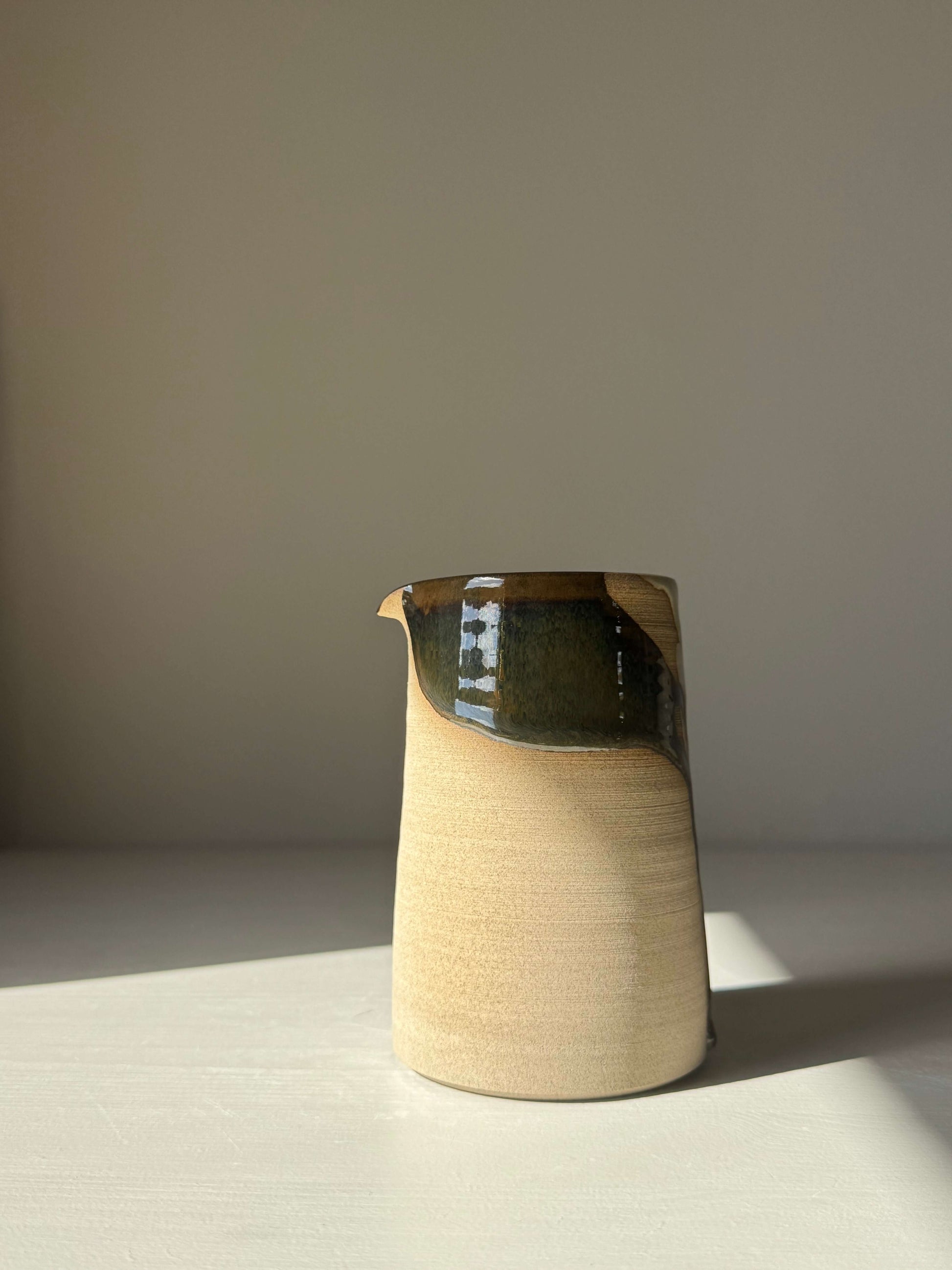 Medium Vase / Jug – Inyo Series, handmade ceramic with sculptural design, contrasting glaze and raw texture, perfect for decor or utility.