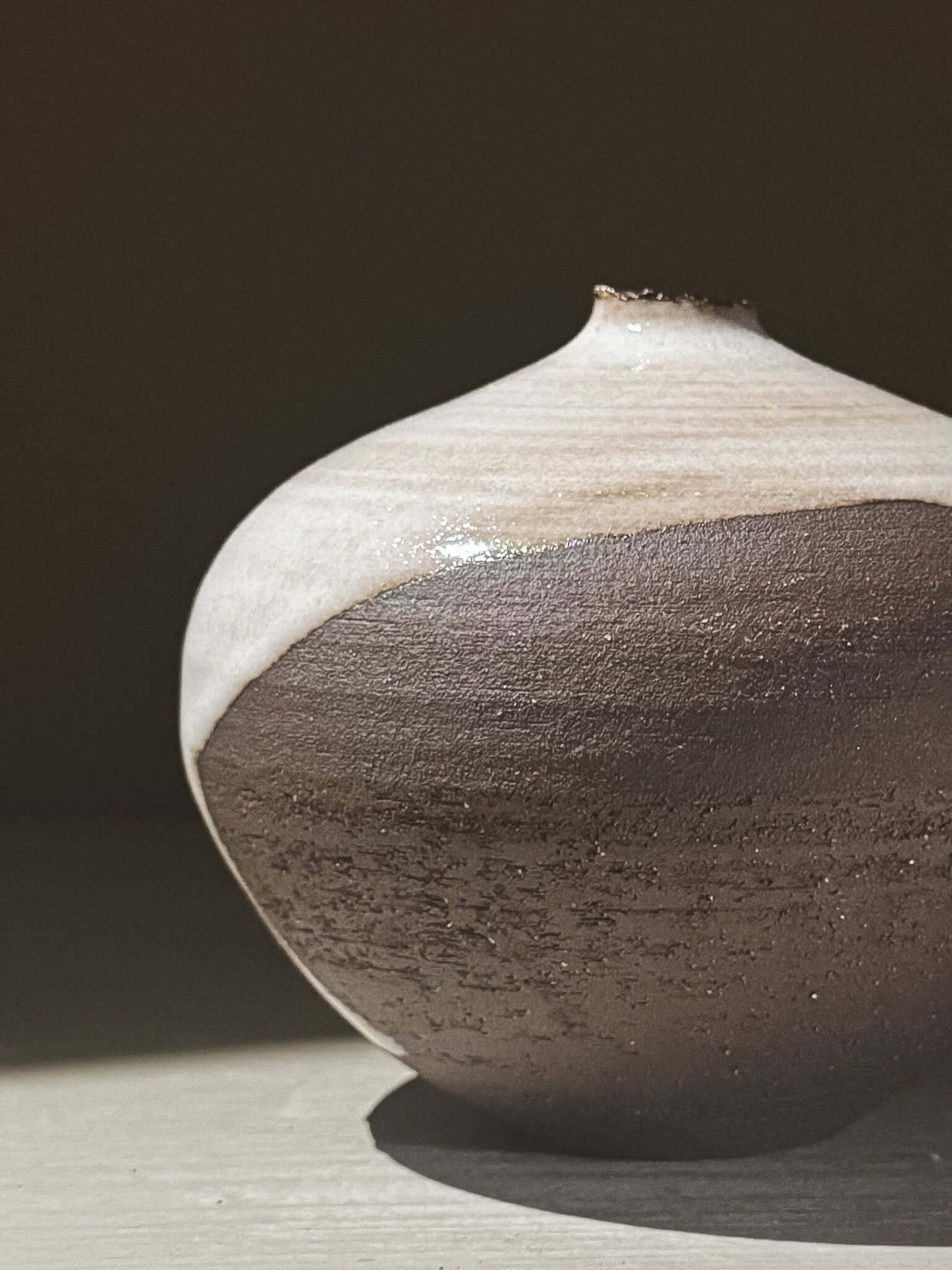 Orb Vase – Yuki Black #02 showcasing organic patterns and unique glaze movement.
