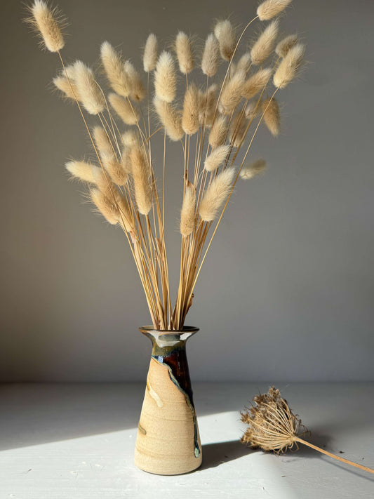Small Vase – Inyo Series #01, handmade ceramic vase with tall flared design, featuring unique glaze pattern and dry floral arrangement.