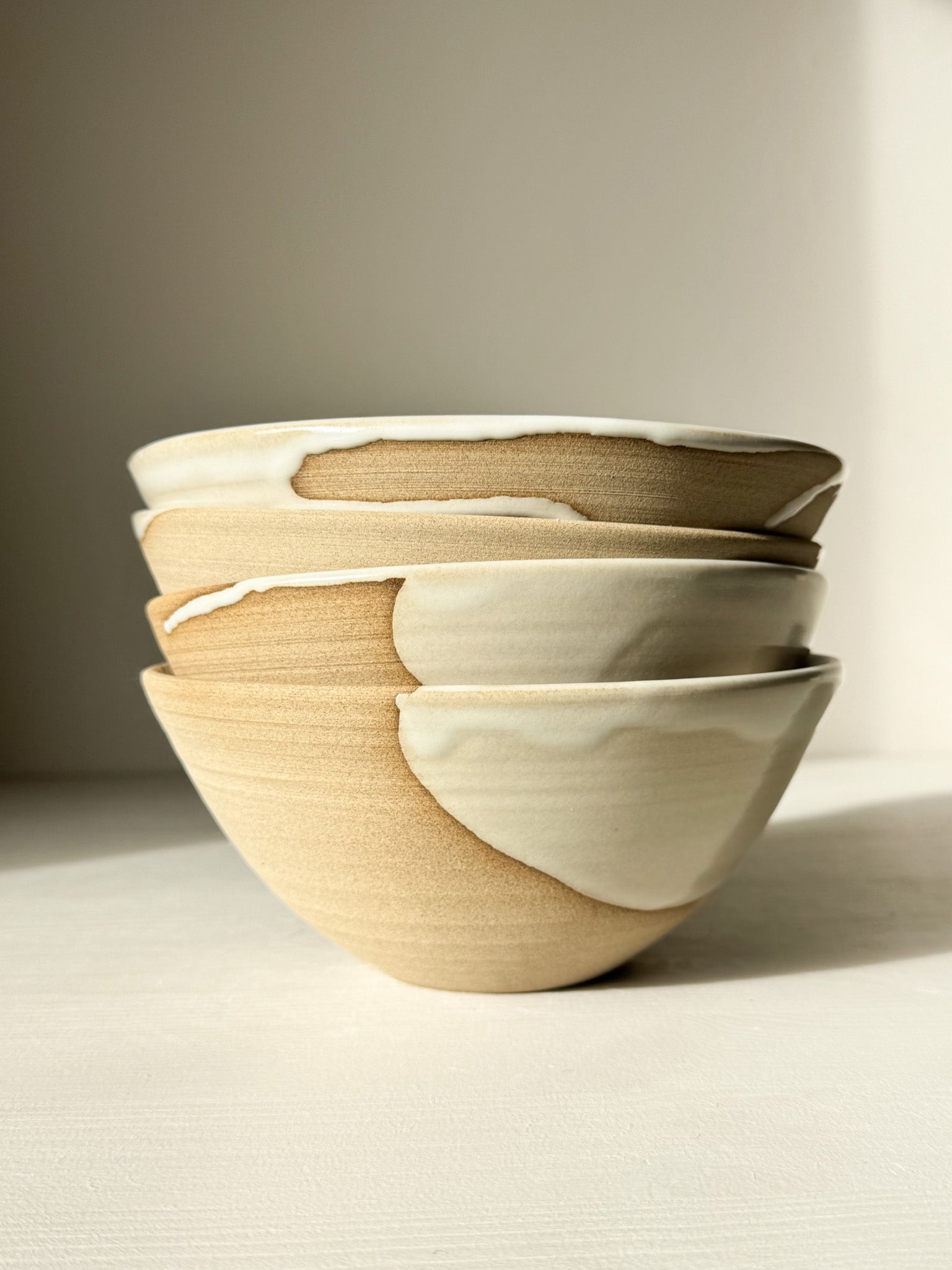 Stack of ceramic Soup Bowl – Yuki with calm and familiar design, perfect for soup, rice, or fruit, showcasing quiet beauty and comfort.