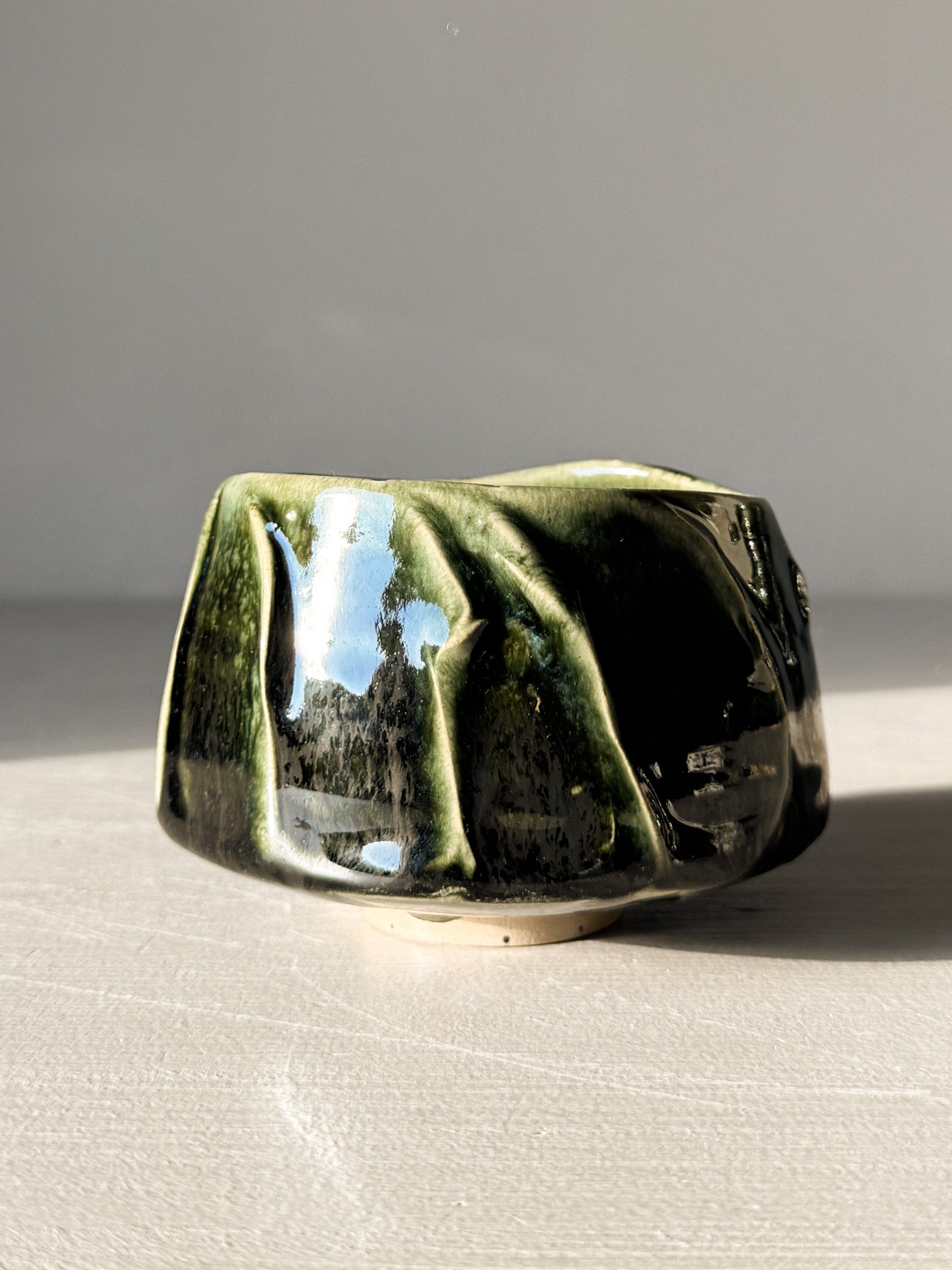 Yunomi Cup - Hinoki #02 with deep green glaze and slip decoration, perfect for everyday tea moments.