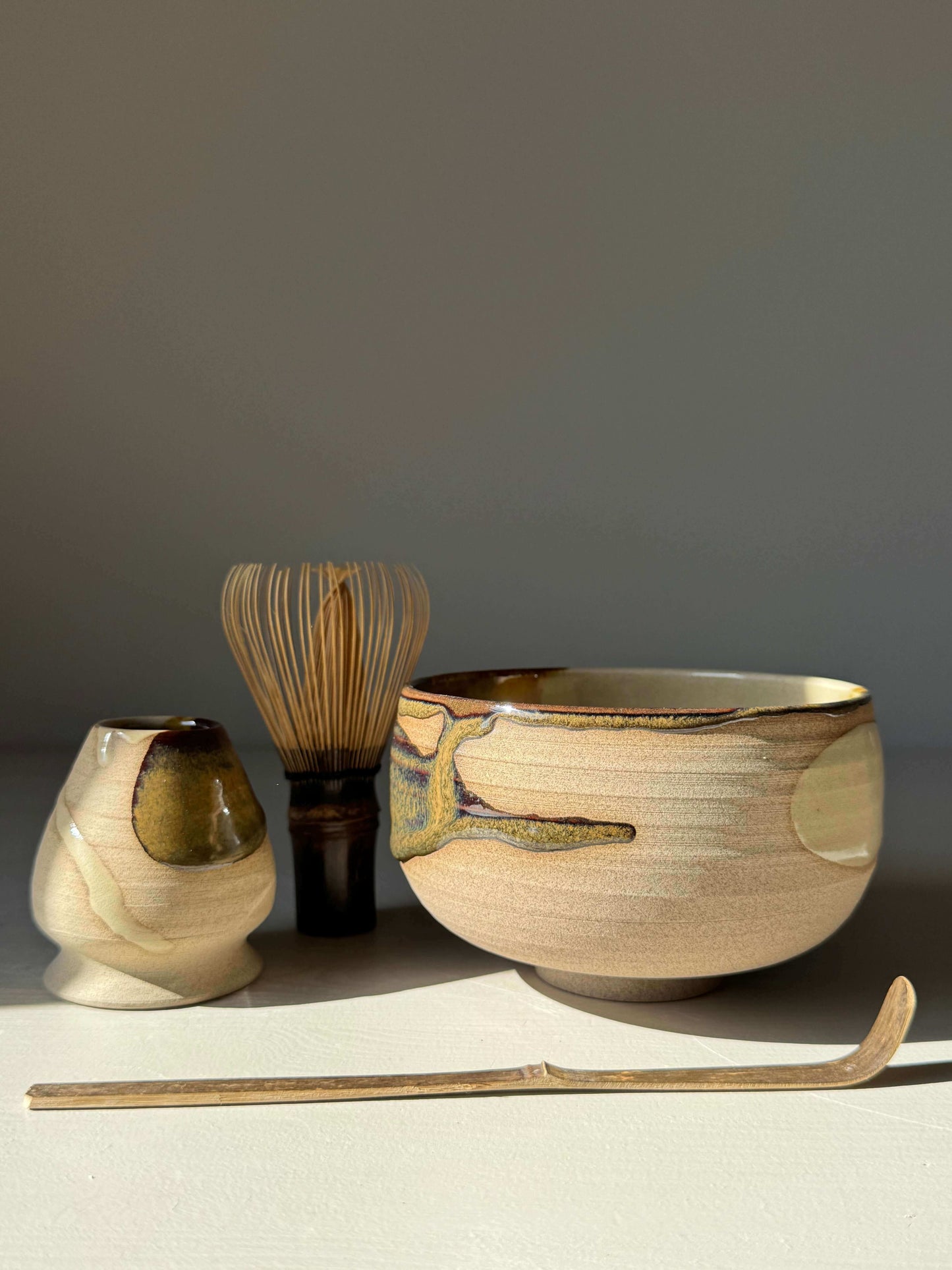 Inyo Matcha Whisk Holder with matcha bowl and bamboo whisk set