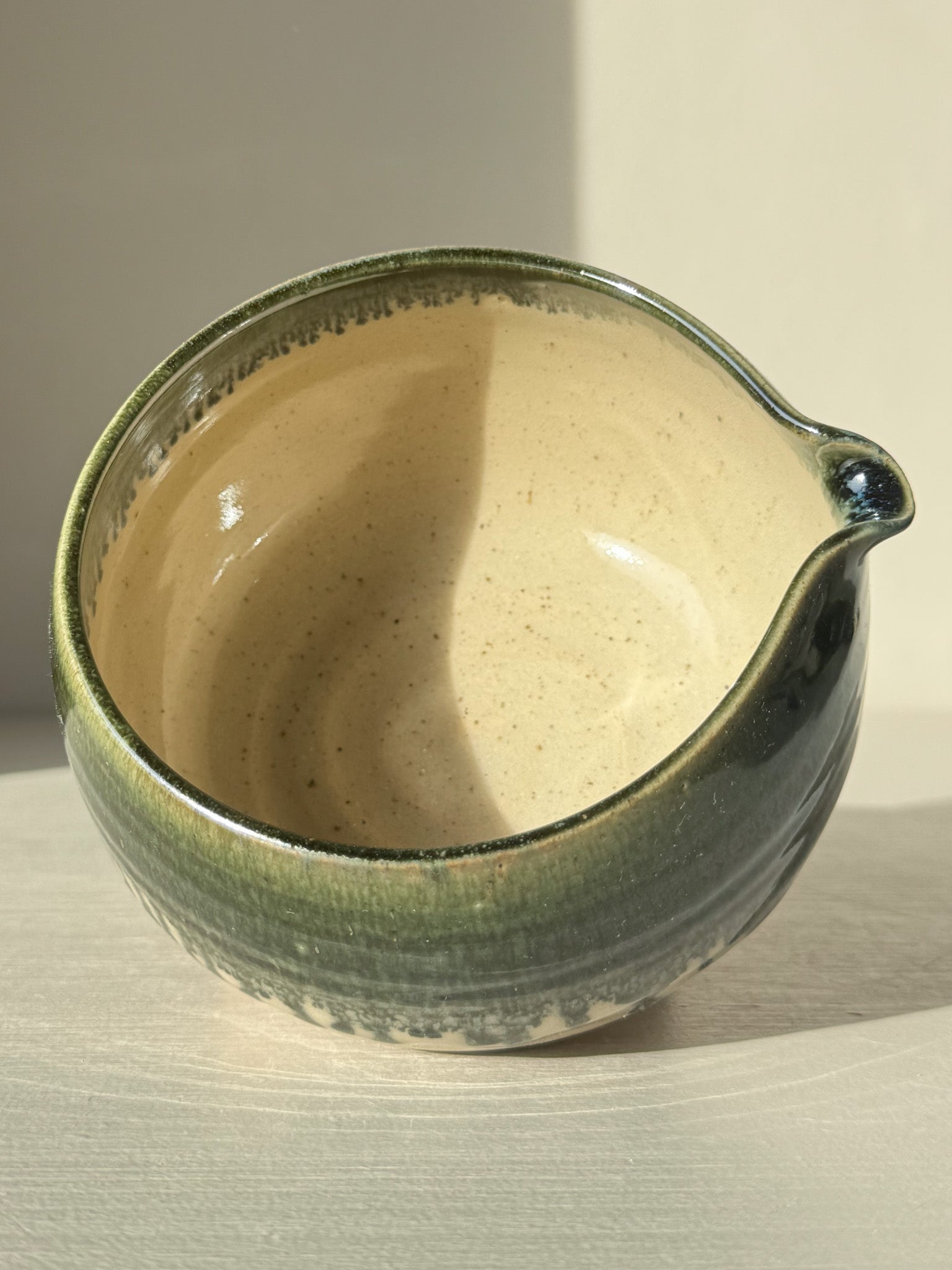 Katakuchi Matcha Bowl with Spout - Green Rim featuring a glossy finish and elegant spout, ideal for whisking and pouring matcha effortlessly.