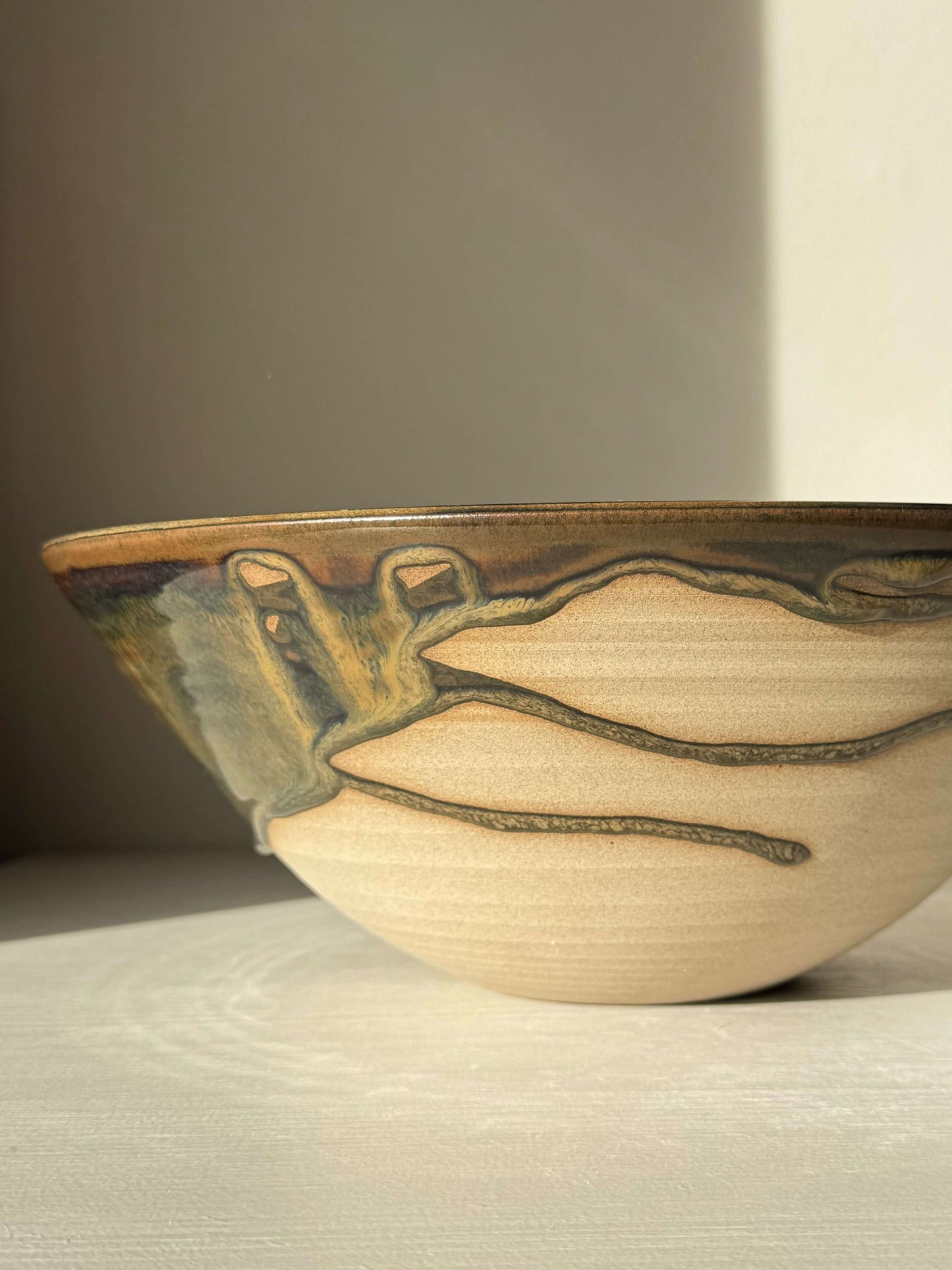 Handmade ceramic Large Bowl - Inyo #02 with glossy tenmoku and clear glaze contrasts.