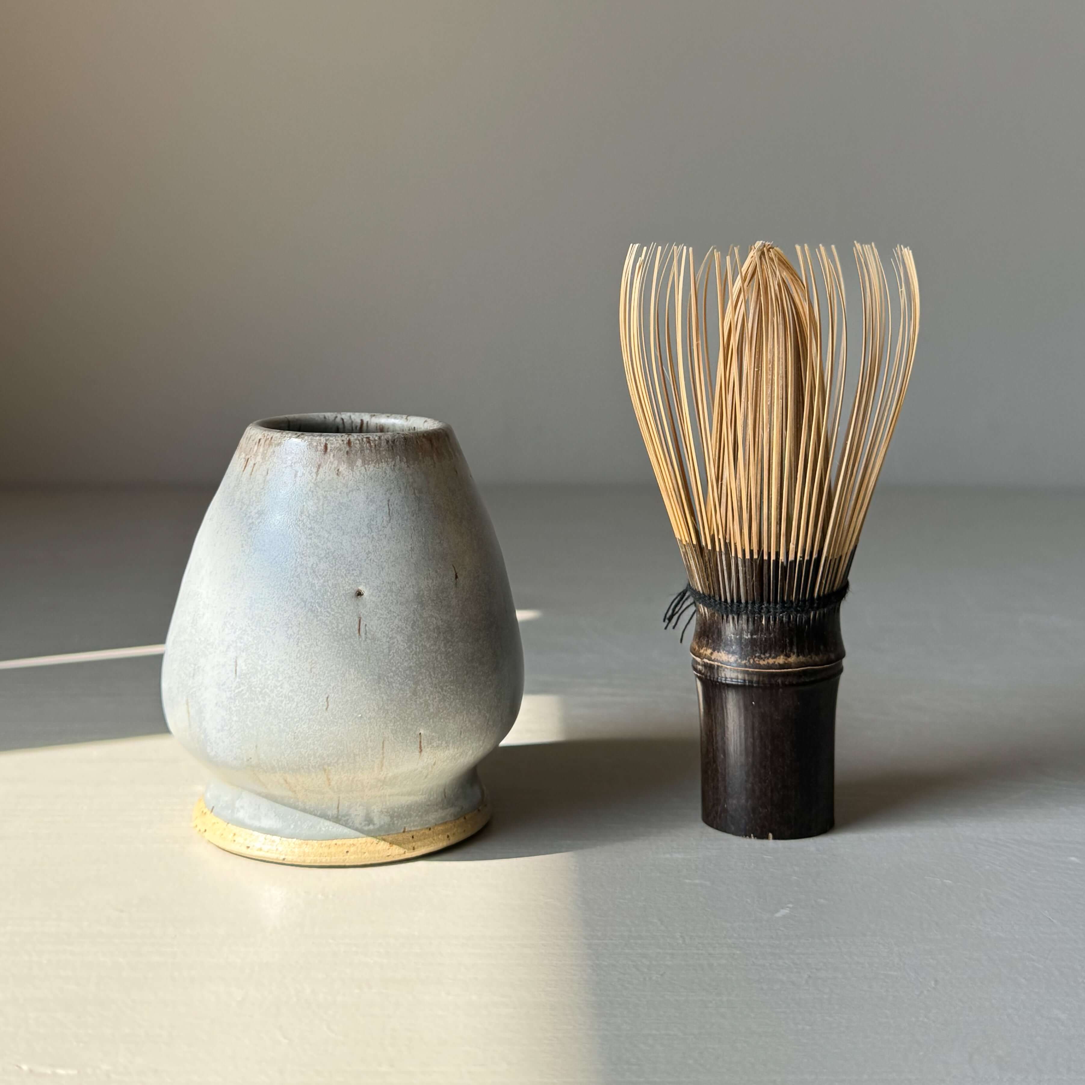 Matcha Klopperhouder – Hemelsblauw Glazuur