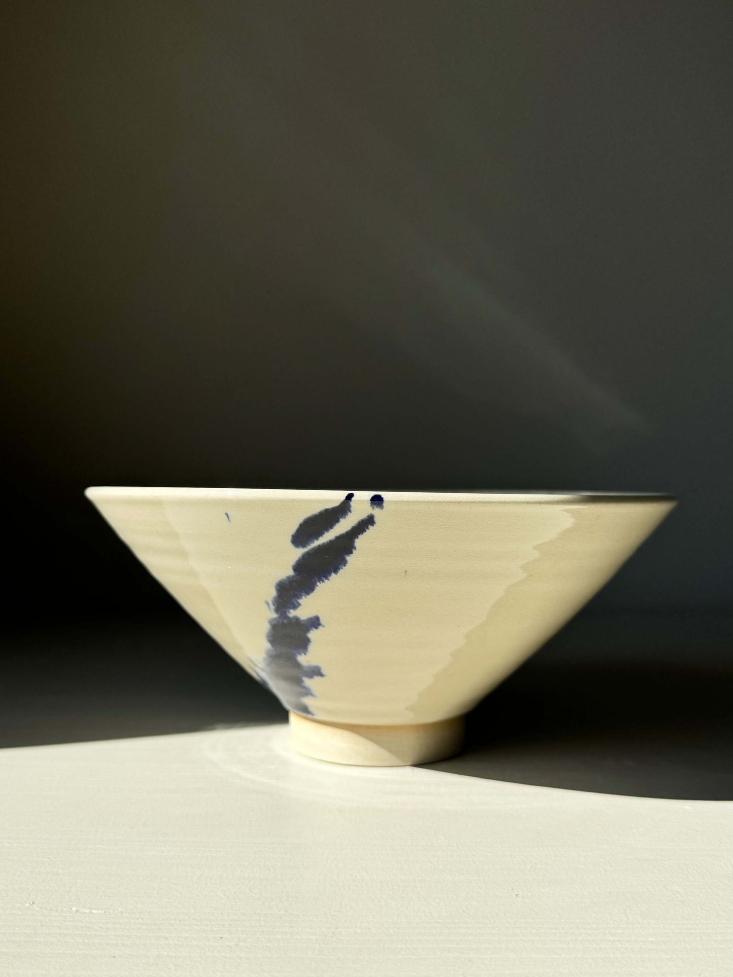 Elegant Ramen Bowl from Gosu Series with cobalt splash design, inspired by traditional Japanese aesthetics, ideal for everyday use.