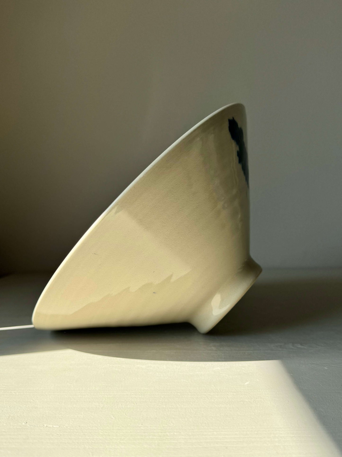 Gosu Series #02 serving bowl with elegant shape and taller foot, inspired by traditional Japanese forms, perfect for stylish serving.
