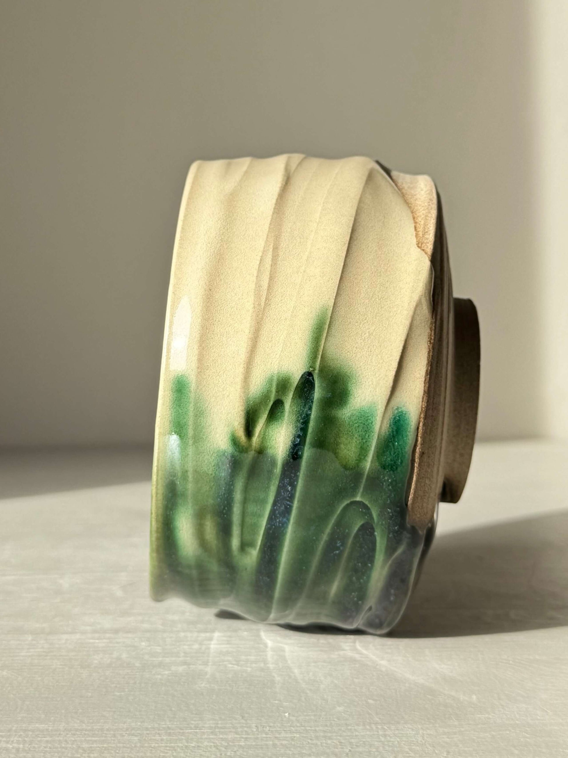 Textured Matcha Bowl – Mori #01 handmade ceramic with glossy forest-green glaze and organic texture